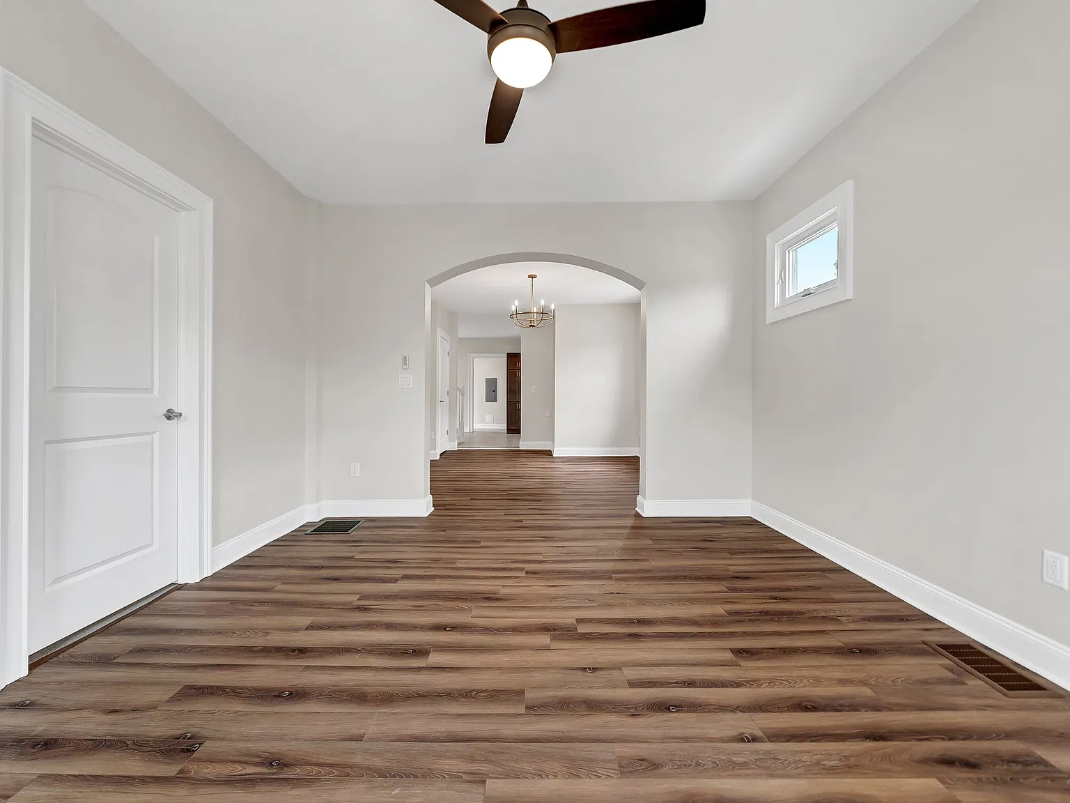 3 bed, 1500 sqft, $2,100 — Photo 3