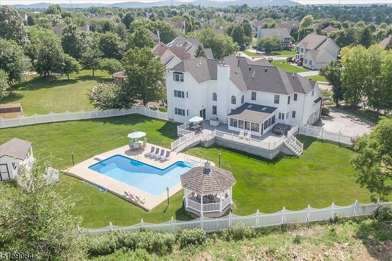 1st image of 24 Leah Ln