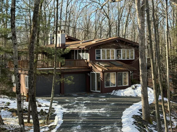 804 Mountain View Ct, Hawley, PA 18428