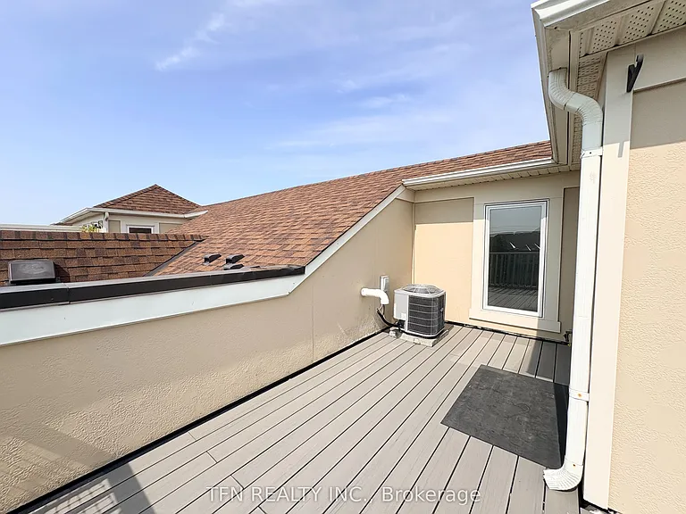 588 Shoreline Dr #3 — Photo 33