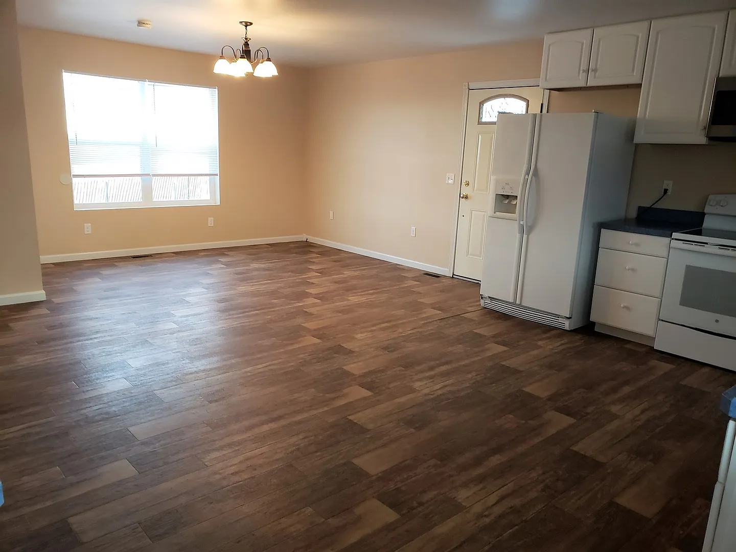 2 Bedroom Home on 4.7 Acres with Possibility of Horse Pasture! — Photo 4