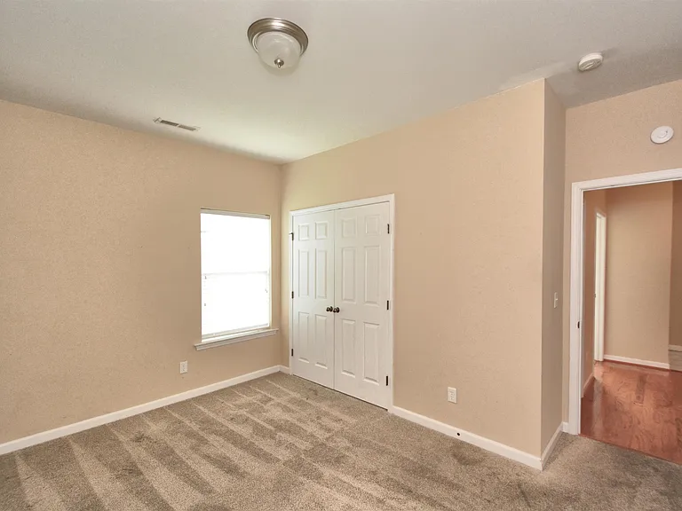 1009 Castlemaine Way — Photo 24