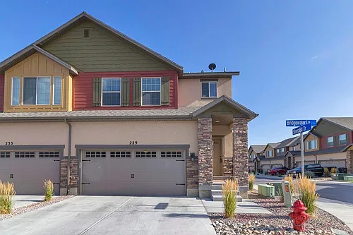 229 E Bridgewater Ln Photo 1
