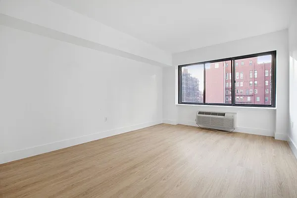 Rented by Greystar | media 18