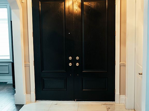 3rd image of 11 Fairmont Close
