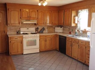 2 Short Ln, Salisbury, MA 01952