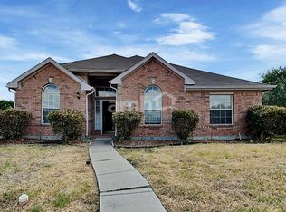 881 N Old Orchard Ln, Lewisville, TX 75077