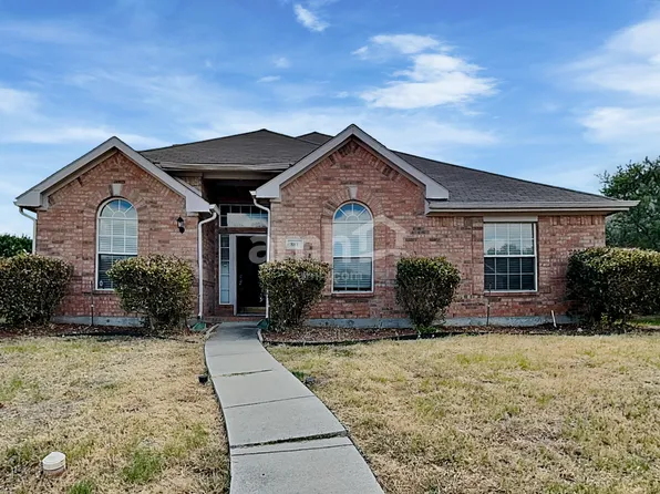 881 N Old Orchard Ln, Lewisville, TX 75077