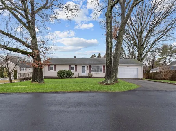 19 Webster Ave E, Rumford, RI 02916