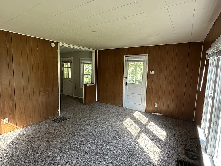 1531 Johnson Ave — Photo 5