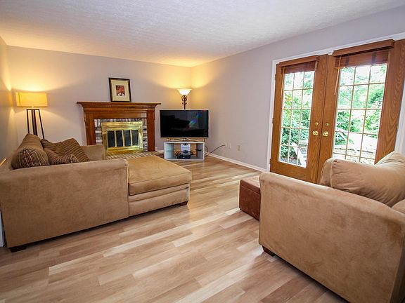 2nd image of 5569 Sandbrook Ln