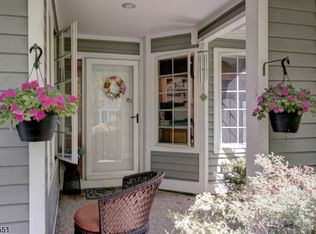 39 Cobblestone Ter, Montville, NJ 07045