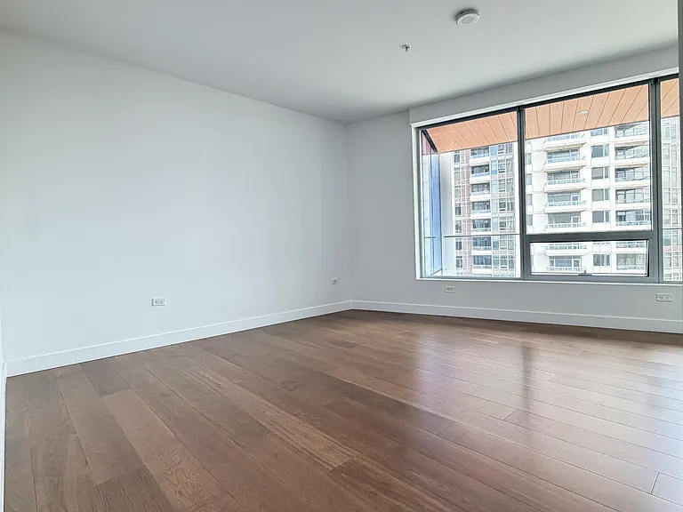 888 W East St #1504 — Photo 15