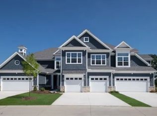 519 Port Side Dr, Avon Lake, OH 44012
