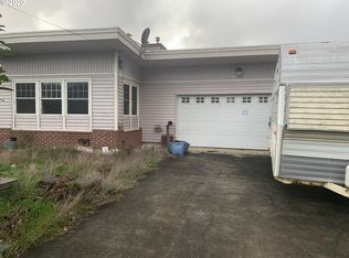 1735 N Dogwood St, Coquille, OR 97423