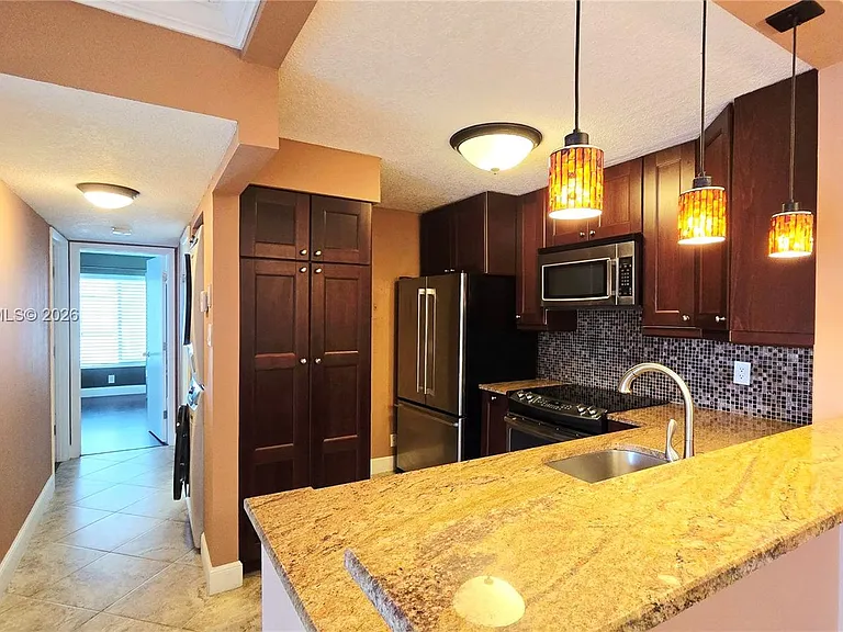 202 Foxtail Dr #G2 — Photo 4