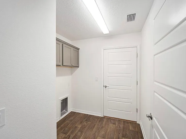 Laundry room - Washer and Dry are included