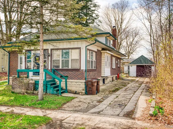 316 S Main St, Webberville, MI 48892