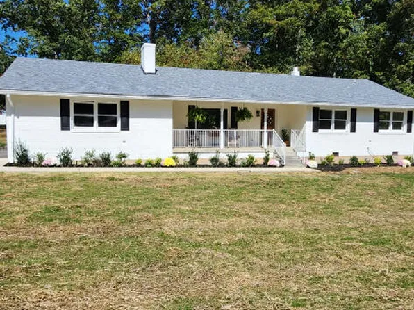 1100 Cherokee Trl, Covington, VA 24426