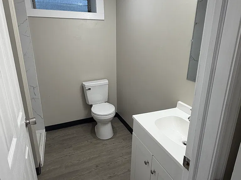 2557 Shields St — Photo 17