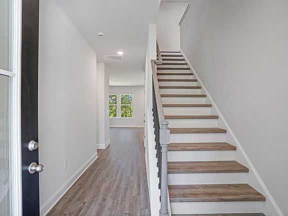 3rd image of 906 Chapman Dr #46
