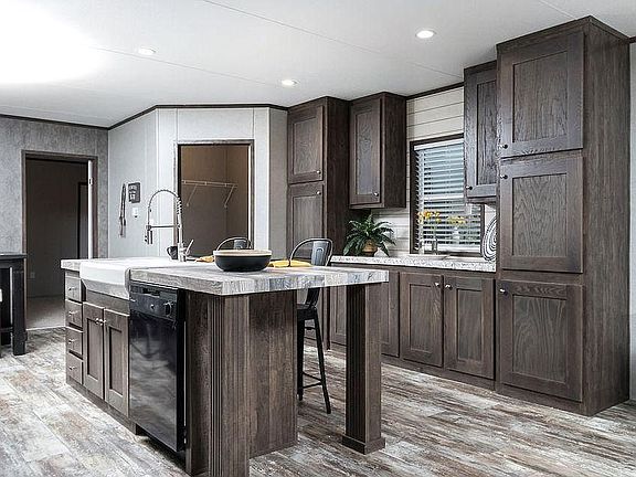 2nd image of 422 Spruce Aly
