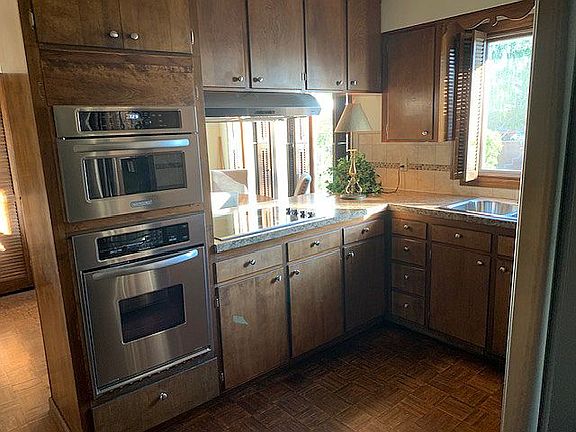 5th image of 1072 Bonita Dr