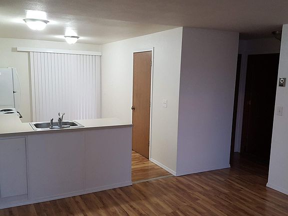 3rd image of 393 NE Kettle St APT A103