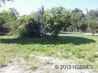 2nd image of 826 S Myrtle Ave