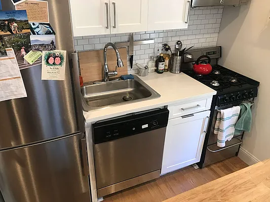 Rented by PMG Real Estate  | media 37