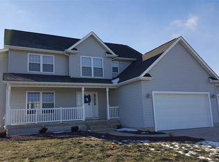 2121 Ridgefield Dr, Port Byron, IL 61275