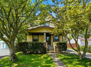 4662 Pearl Rd, Cleveland, OH 44109