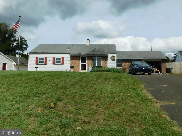 619 Trenton Rd, Fairless Hills, PA 19030