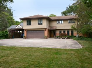 1620 Pfingsten Rd, Northbrook, IL 60062