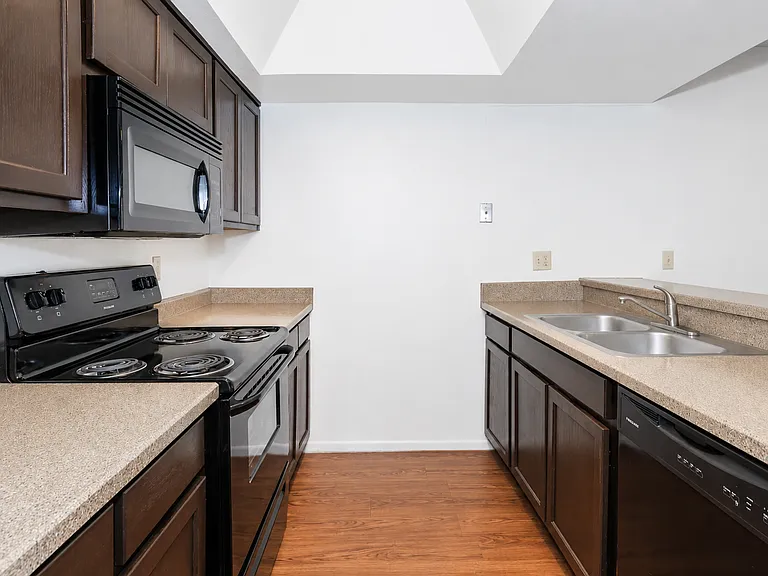 Rio Cancion Apartments — Photo 29