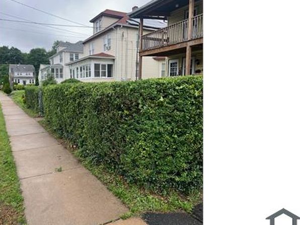 62 Barber St #2
