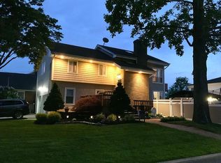 2426 Wood Ave, Bellmore, NY 11710