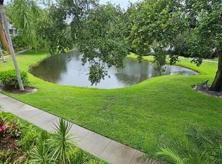 850 S Tamiami Trl APT 230, Sarasota, FL 34236