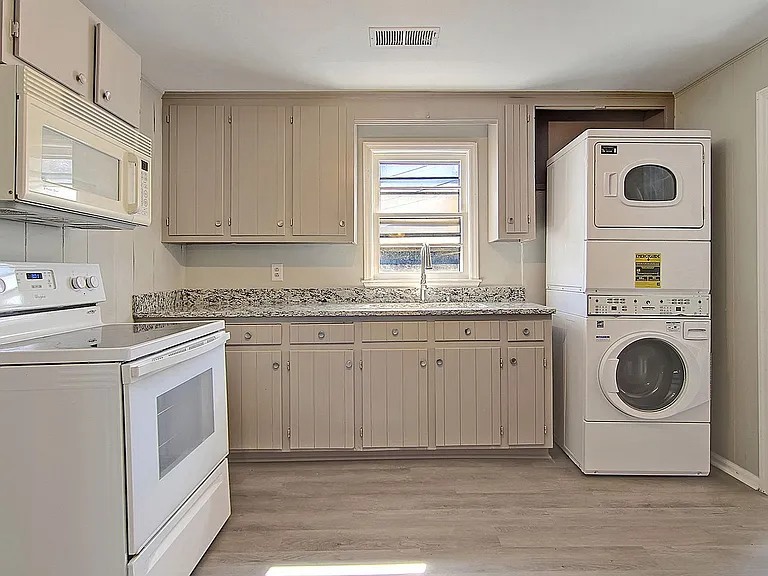 2316 Meeting Street Rd — Photo 11