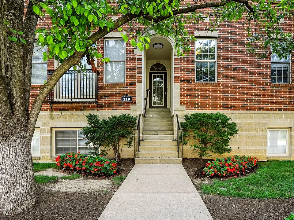 219 N New Jersey St #219D