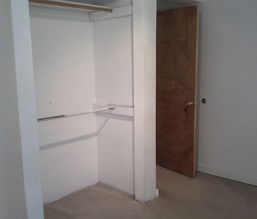 Lower level SE bedroom