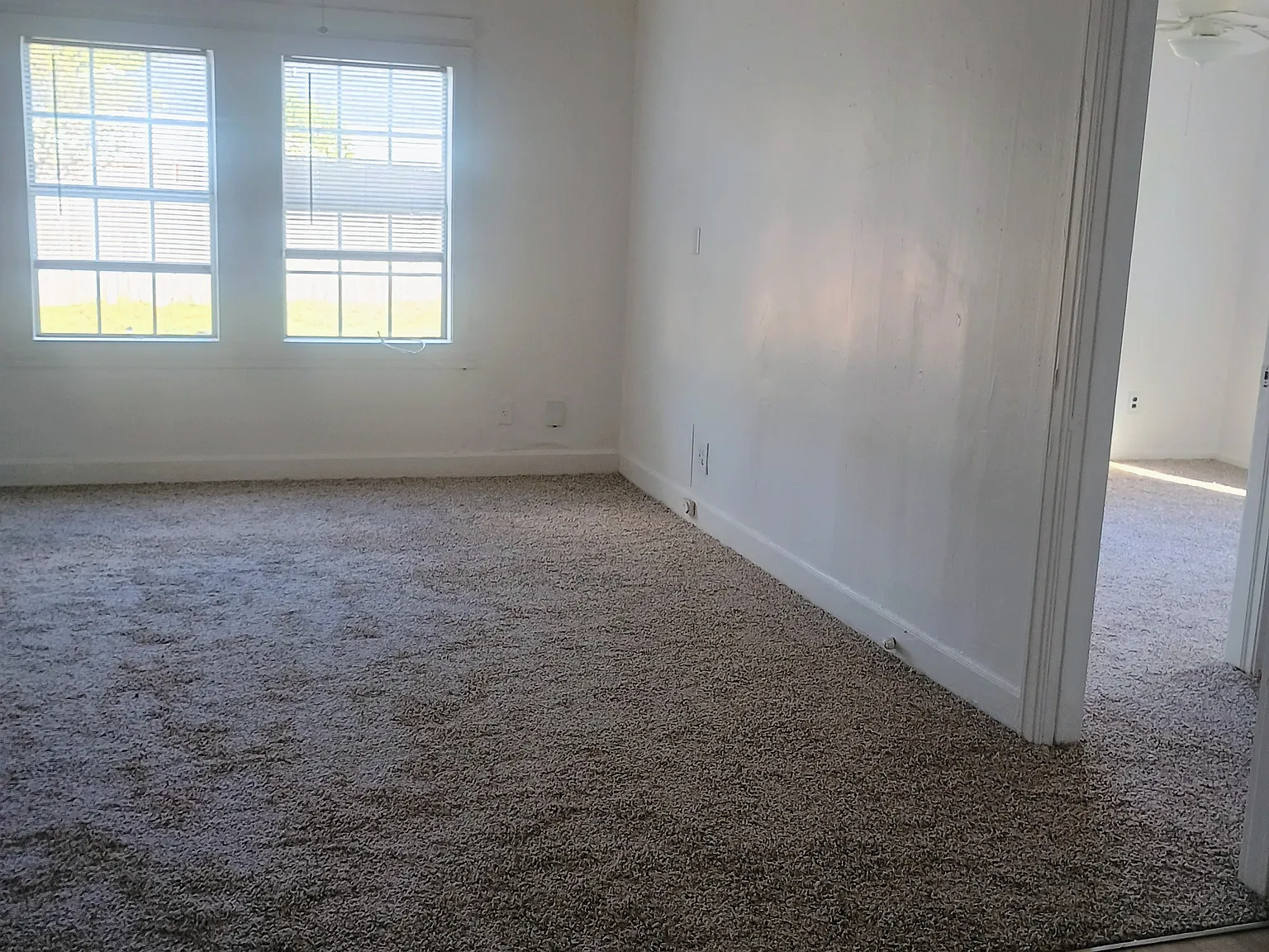 2 bed, 750 sqft, $1,150 — Photo 3