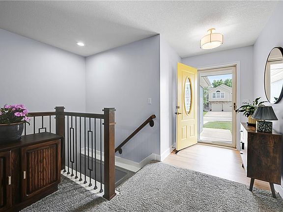 3rd image of 804 Spruce Dr