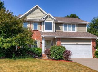 1526 NW 123rd St, Clive, IA 50325