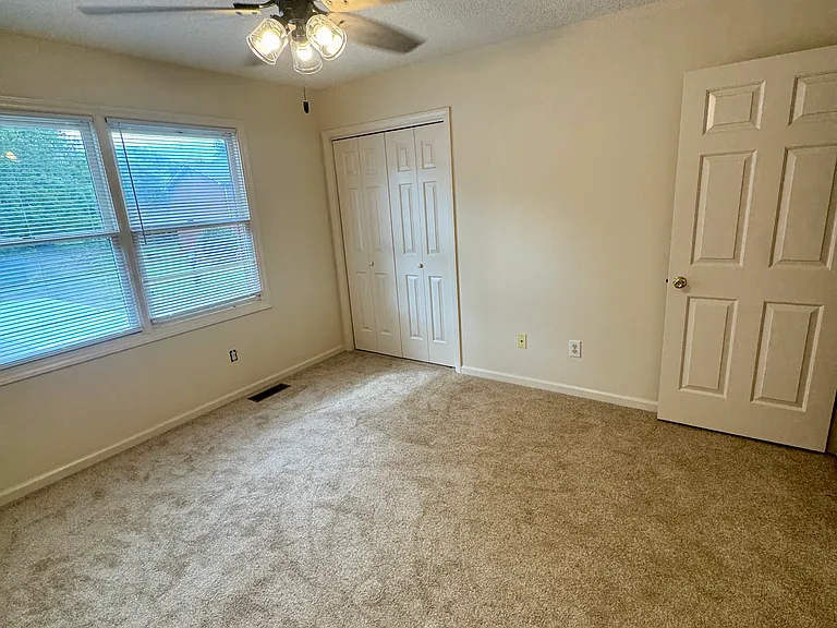 102 Larkyn Dr #102 — Photo 9