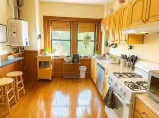 2022 Massachusetts Ave APT 6, Cambridge, MA 02140