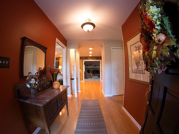 Separate Foyer