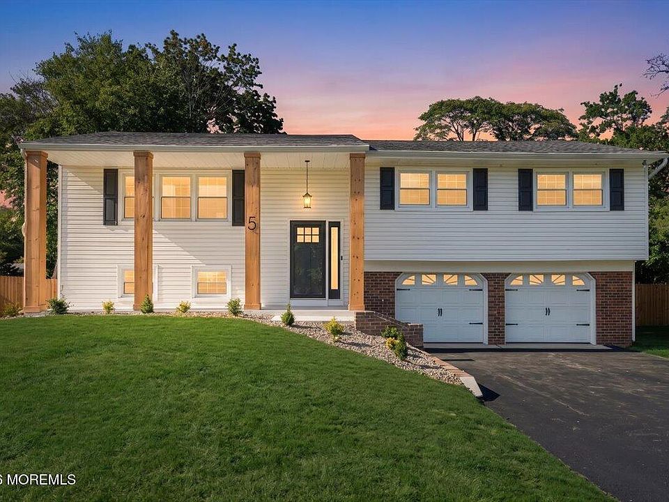 1st image of 5 Colonial Way