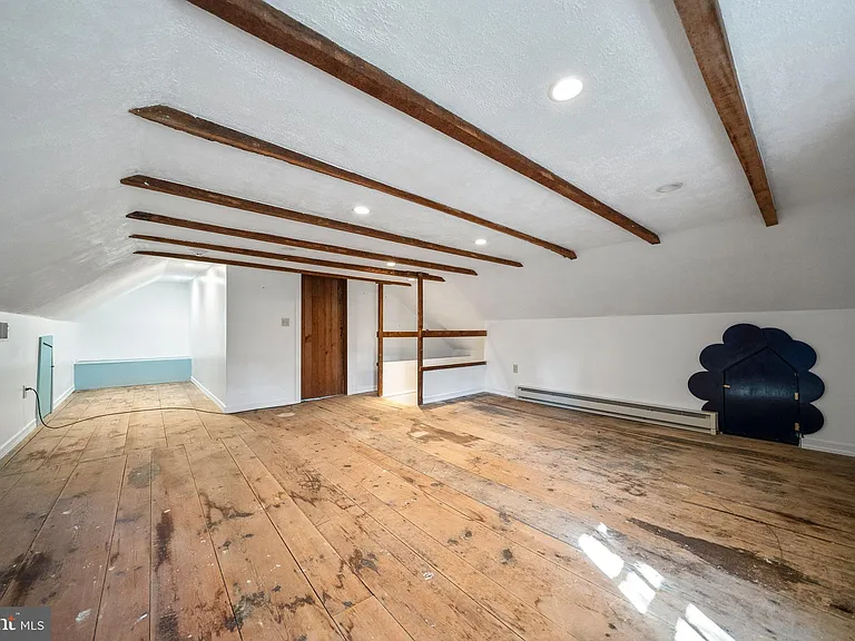 1025 N Chatham Rd — Photo 29