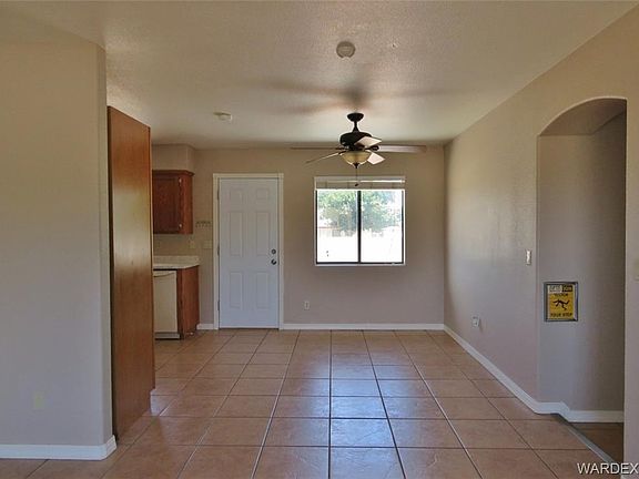 3rd image of 2845 Lillie Ave